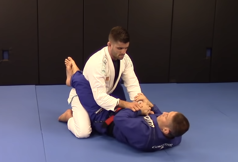 Devastating Wrist Lock From The Americana For BJJ By Claudio Calasans