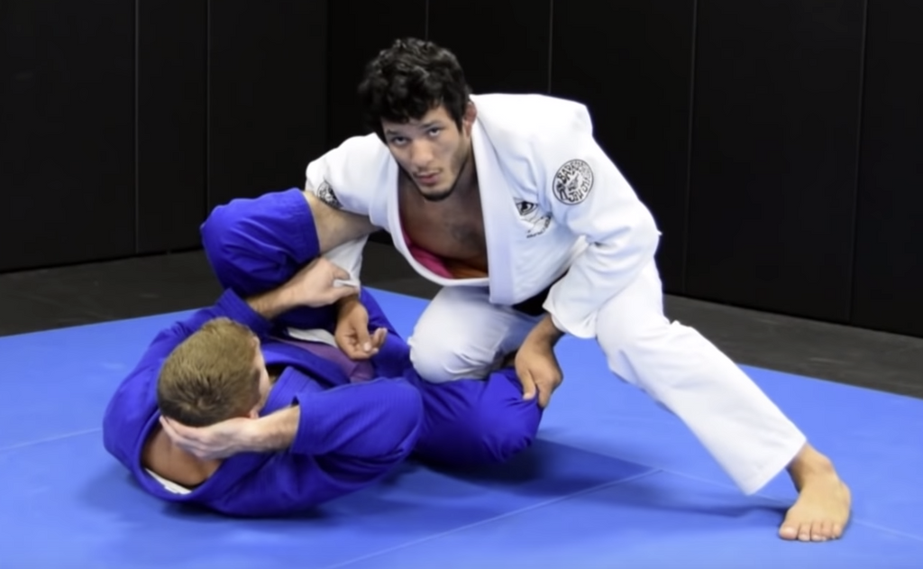 Learn This Incredible Lasso Guard Pass From Lucas Barbosa