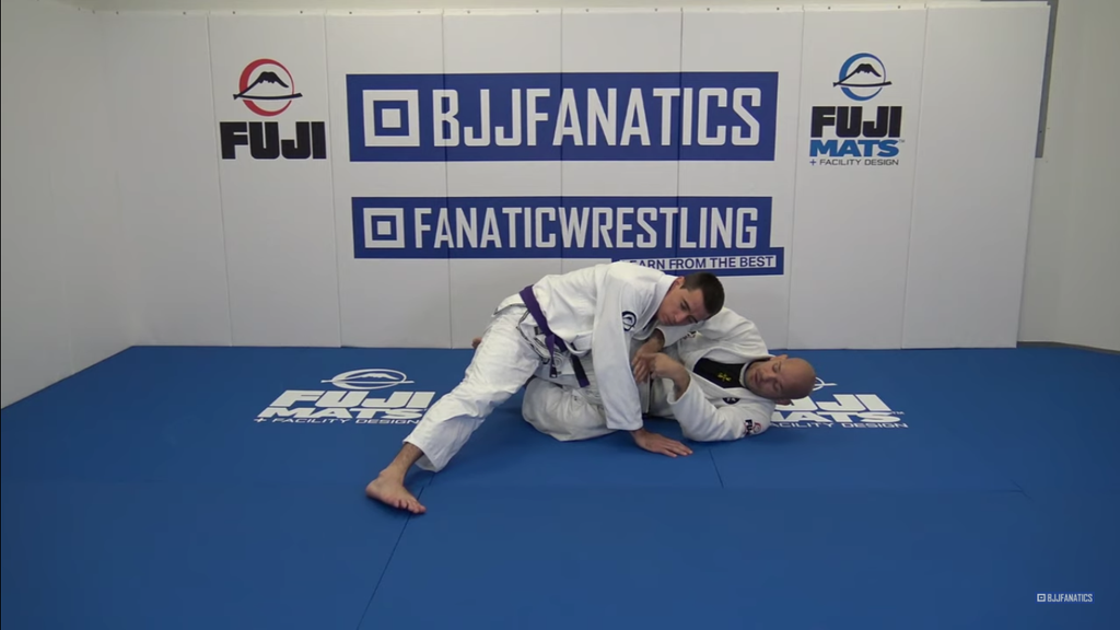 Use The Cross Knee Defense To Keep Your Guard!