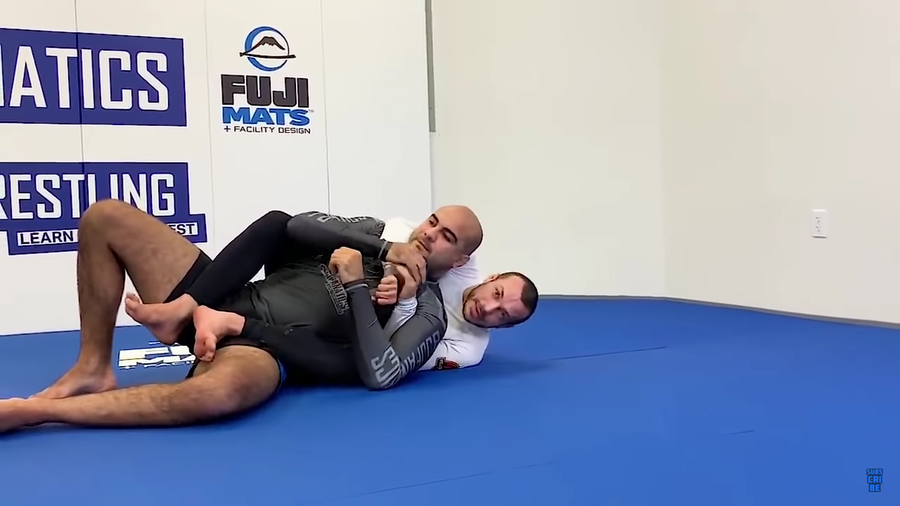 lachlan giles teaches how to submit from the back