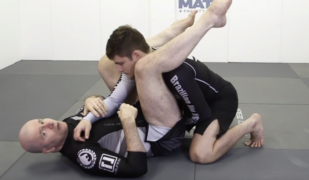 Master The Triangle Choke With This Simple Tip