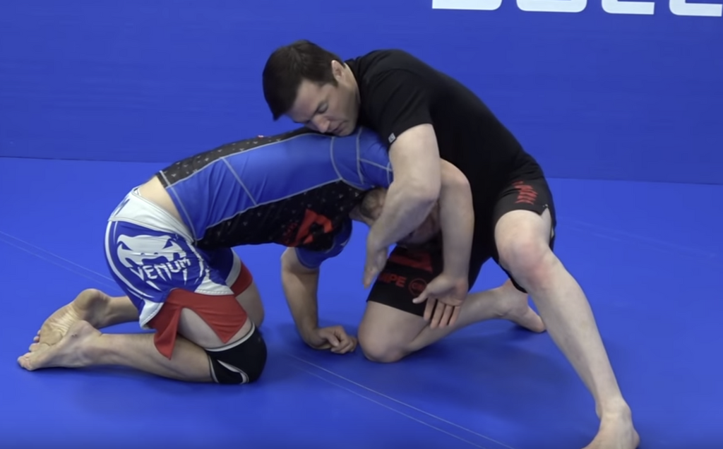 Use The Face To Finish The Anaconda Choke With Chael Sonnen