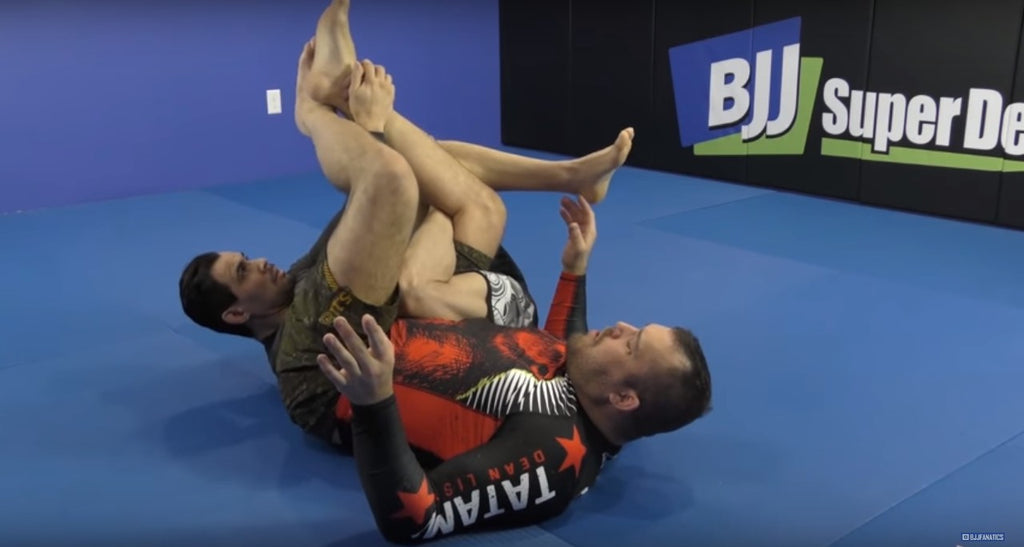 Have You Seen These Details On Dean Lister's Knee Compression Defense?