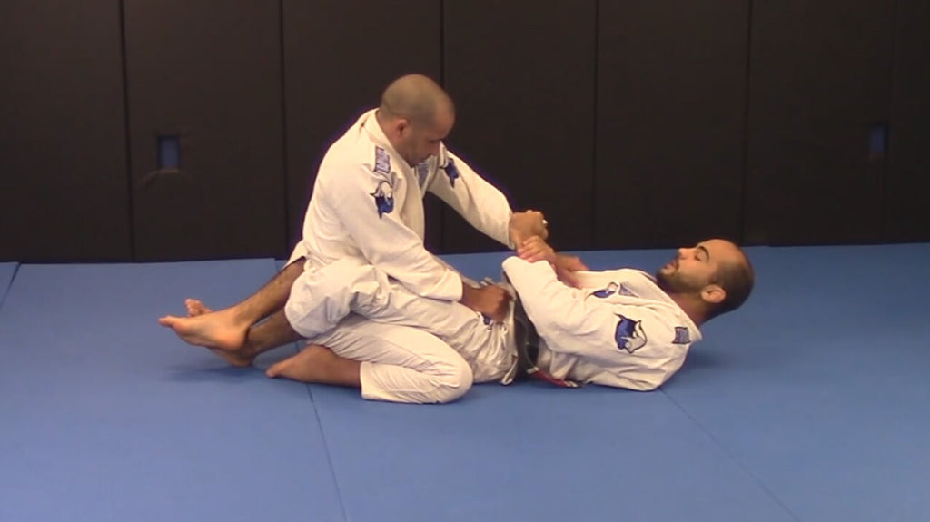 How to Become Impossible to Hold in Closed Guard