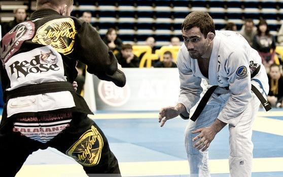 Build A More Dynamic Half Guard with The Master, Lucas Leite