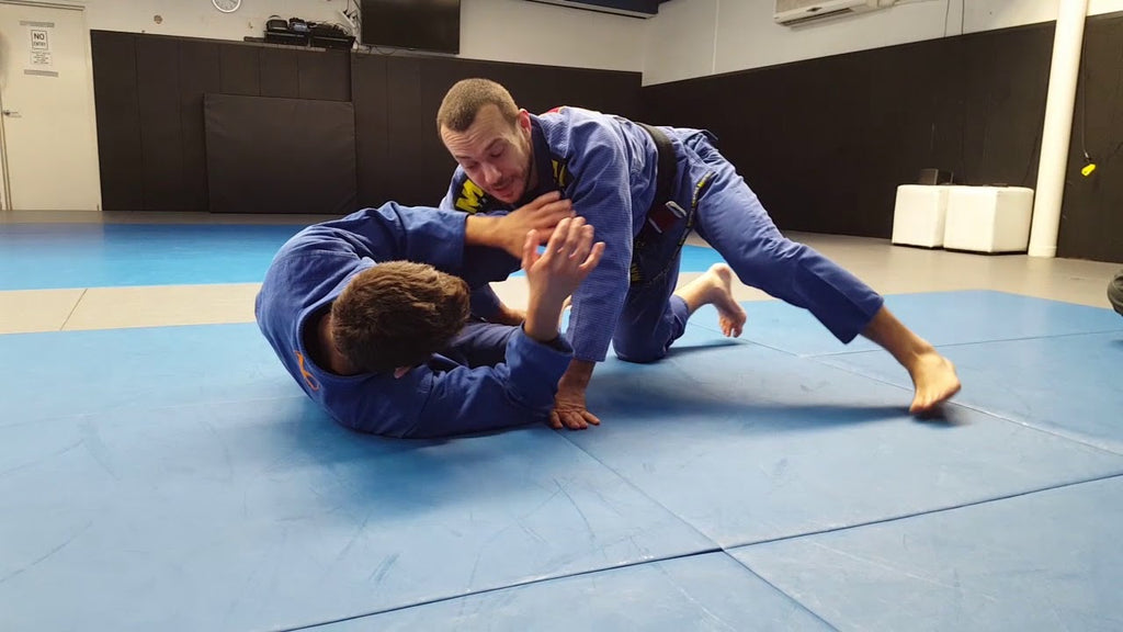 Interesting Leg Weave Counter with Lachlan Giles