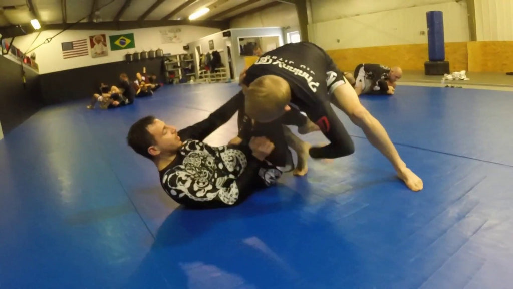 A New Twist on the Tried and True Triangle From Guard