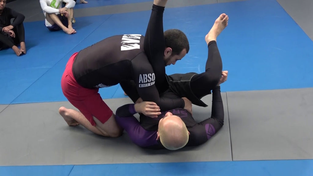 Preventing and Countering the Hip Switch Pass with Lachlan Giles