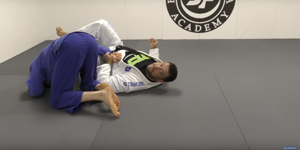 Have You Seen This Sneaky Omoplata Counter To The Weave Pass?