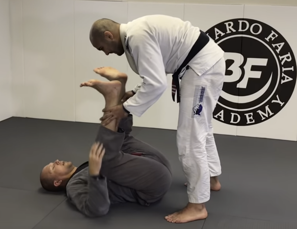 Make Your Open Guard Un-passable With The Concepts – BJJ Fanatics
