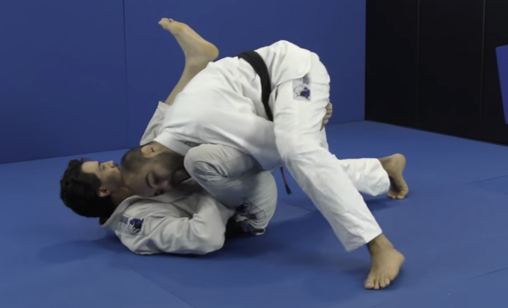 How To Pass The Spider Lasso Guard With Over Under Grip By Bernardo Faria