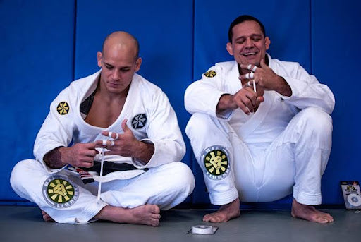 HOW TO TAPE FINGERS FOR BJJ