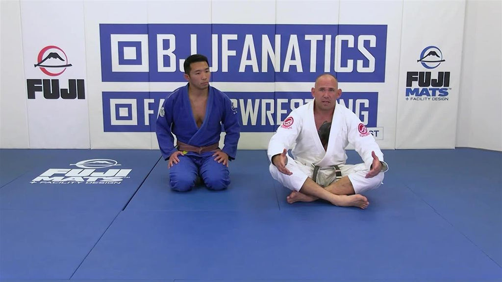 Tripod Float Passing by Paul Schreiner – BJJ Fanatics